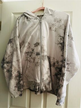 No Boundaries Light Gray Tie-Dye Zip Hoodie